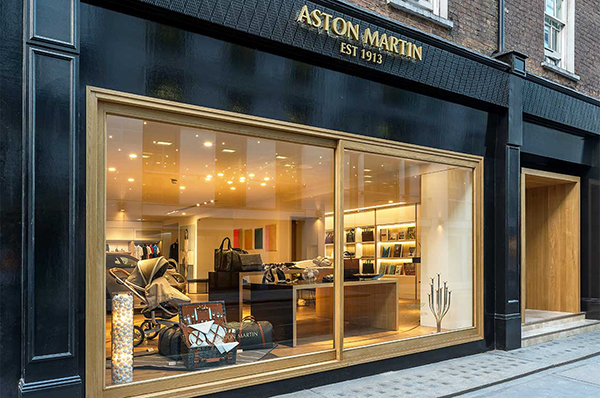 Aston Martin inaugura boutique en Londres