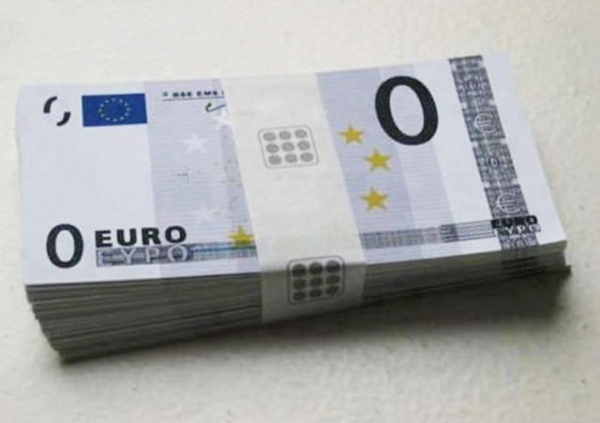 Se ponen de moda los billetes de 0 euros