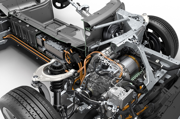 2014-BMW-i8-engine (1)