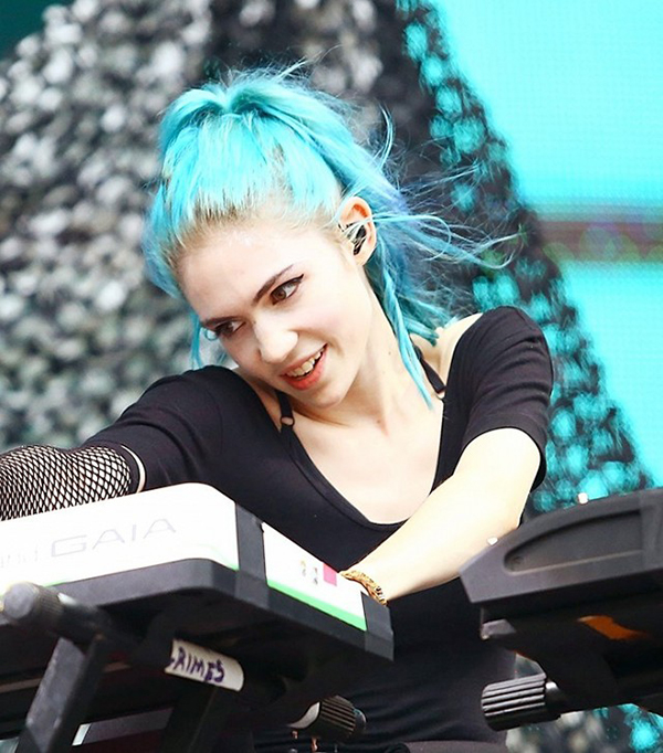 grimes-is-officially-our-new-hair